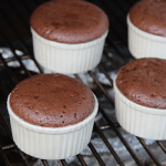 Gerookte chocolade cakejes uit de Barbecue